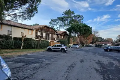 Image de Entre lac et océan duplex avec jardinet 3 pièces dans pinède. Animaux acceptés