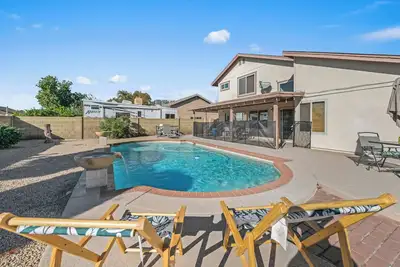 Image de Peaceful Oasis • Pool • Hot Tub • Central Location
