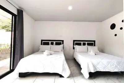 ****Study/Pool/Pool/Wifi-Full kitchen-A/C-Large Beach-Surfing-Sunsets