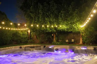 Image de Peaceful 4br Gilbert Home with Hot Tub and Garden