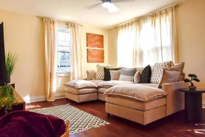 Image de Cozy Columbus Retreat