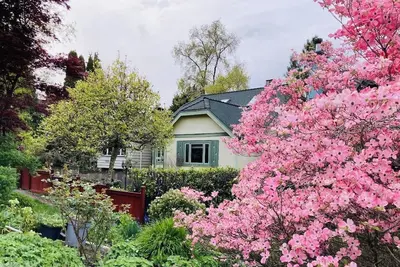 Image de Cozy 3 bedroom suite in heart Kitsilano, close to kits beach & downtown