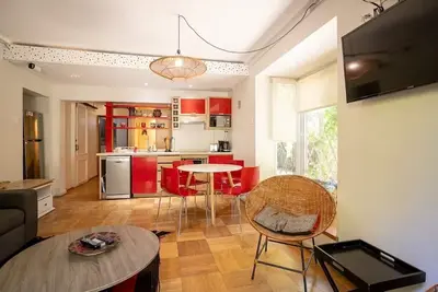 Image de Street-Street: Family Time Duplex Family Getaway with Swimming Pool