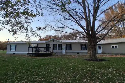 Image de Lakeside Haven \nCome enjoy the relaxing stay next to the Lake with nature sounds