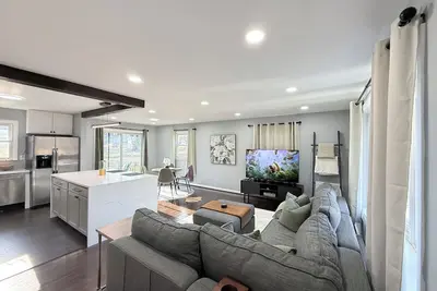 Image de Gambrills Modern Retreat near Annapolis & Ft Meade - Office Space and Game Room