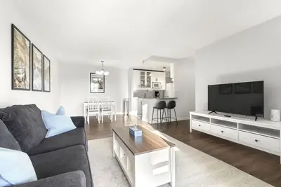 Image de Chic & Spacious 2br at Stampede with Parking, Ac