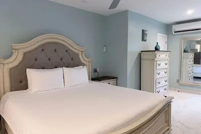 Image de The Cottage: Cozy Studio, Steps Away From Grace Bay Beach and Grace Bay Strip!