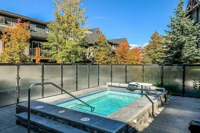 Image de Mountain View Oasis w/ Hot Tub & Ev Charging - Near Banff/Canmore