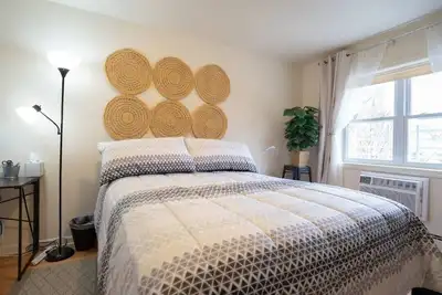 Image de Spacious 2‑Bedroom Bronx Retreat — Minutes to Manhattan!