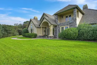 Image de Perfect 4-bedroom house with pool in charming Loomis