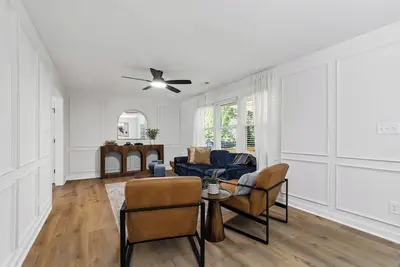 Image de Raleigh Spacious Modern Retreat for 10