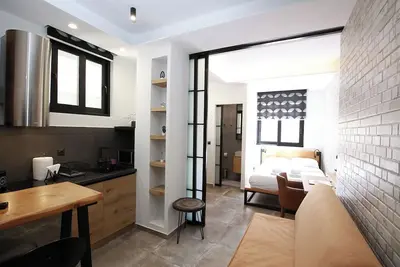 Image de Emily in Athens - Central design awarded flat b/n Syntagma & Monastiraki