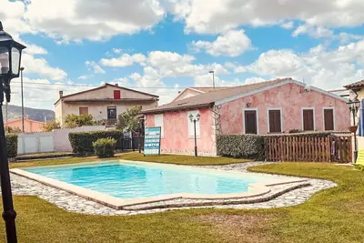 Image de Confortable appartement pour 4 personnes avec piscine, climatisation, Tv et patio