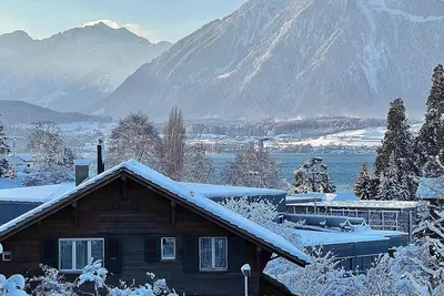 Image de Lake and Mountain View Villa with Hot Tub and Free Parking in Huenibach