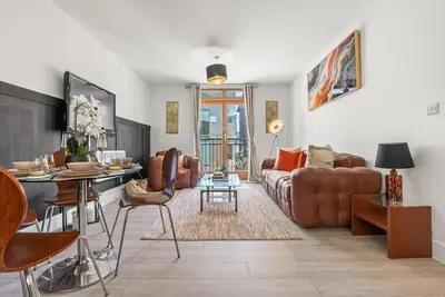 Image de Luxury 2br City Retreat Walk to Mailbox & Bullring & all Major Attractions