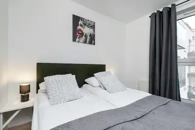 Image de Sw Barbary 11 | Bright Apartment with Balcony | Next to Granary Island