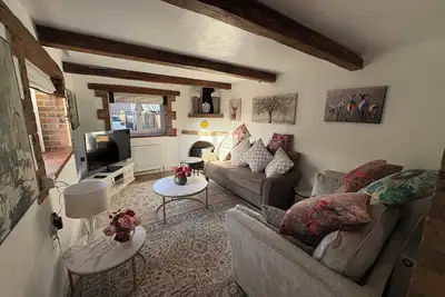 Image de Charming Cottage in Holt with Parking