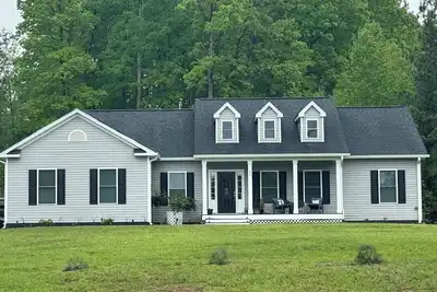 Image de New Listing Cozy 3-bedroom house in marvelous Mineral with pool, tennis, marina.