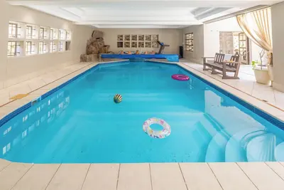 Image de Indoor Solar Heated Pool, Play park, Bbq Room, Table Mountain Views, Fast WiFi