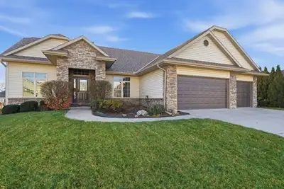 Image de Huge 5br Modern Home w/Fenced Yard. Sleeps Large Groups & Families Welcome