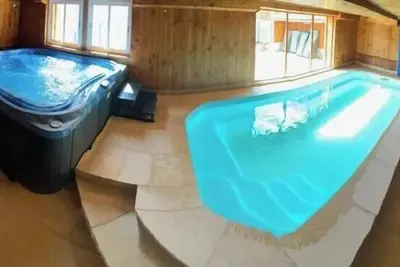 Image de Chalet 2 A 6 Pers  Gratuit Piscine, Spa, Parc Jeux GÉANT, Bowling, Bar CRÊPES