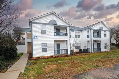 Image de Cozy Retreat Near Uptown - Quiet Area