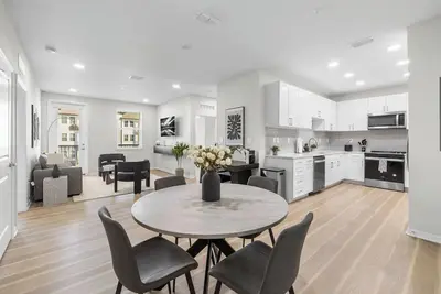 Image de Beach luxury Retreat w/ Pool, Gym & Free Parking