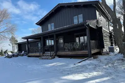 Image de Wedding weekend and your next event place. 3-bedroom cabin on acreage in Elkhorn