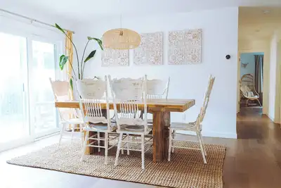 Image de Calm & Curated Designer 3 Bedroom Home in South Austin • 15 Minutes to Downtown