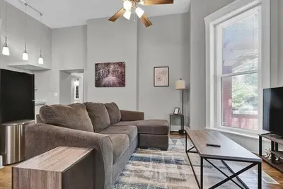 Image de Pet-Friendly Apt |1 mile away from Norton Hospital