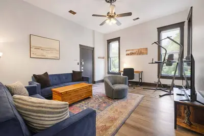 Image de Pet Friendly Apt |1 mile away from Norton Hospital