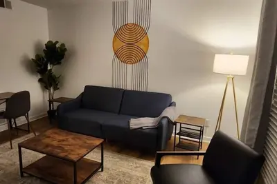 Image de Sleek Modern 2-Bedroom Townhouse Near Bardstown Rd