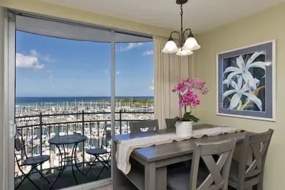 Image de Amazing Ocean Marina View Condo Near Waikiki Beach