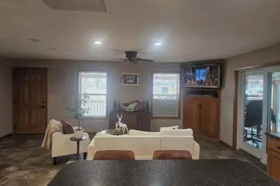 Image de 2 Bedroom 2 bath home, wheel chair accessible home overlooks golf course & pond