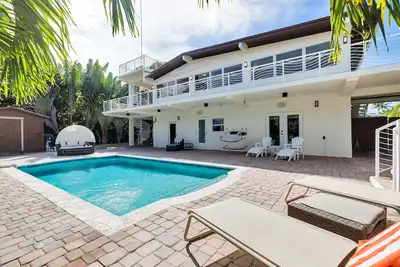 Image de Oceanfront House w/ Private Pool & Boat Dock