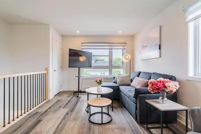 Image de 1760 Rue Balmoral Prime Montreal Location – Walk to Museums, Dining & Events