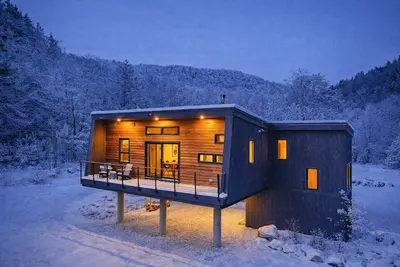 Image de The Post Haus: one-of-a-kind modern Vt experience