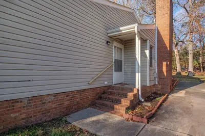 Image de Ballantyne Retreat – Updated 2br/2ba Near Shops & Medical