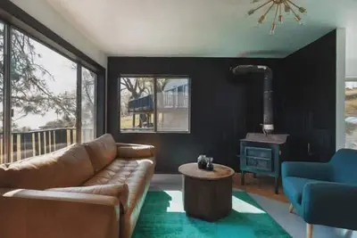 Image de Secluded rustic 2-bedroom cabin at nature retreat