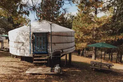 Image de Cosy yurt at a nature retreat in Dunlap, Ca