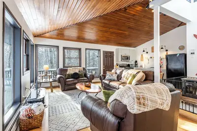 Image de Rustic Mountain Retreat Just Minutes to Pico & Killington for a Perfect Getaway