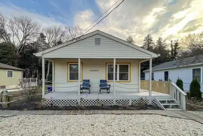 Image de The Salt Box Beach House. 2 Blocks to Beach.