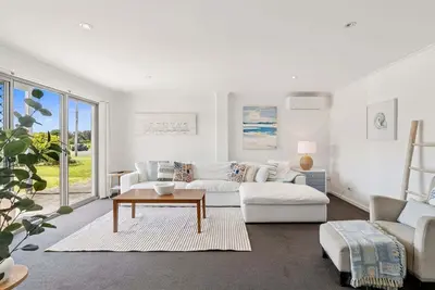 Image de Sandy's Getaway - Front Row Seat to Sandy Beach, Coastal Walks, Pet Friendly Getaway