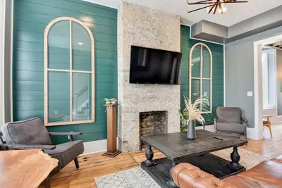 Image de Large Milwaukee Home • 4br • Fast WiFi