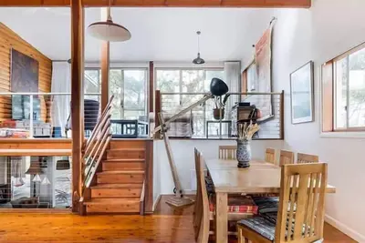 Image de Creative Three Level Retreat with Lovely Sea Views