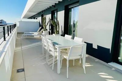 Image de Exclusive penthouse: Enjoy the pool, sea and Golf