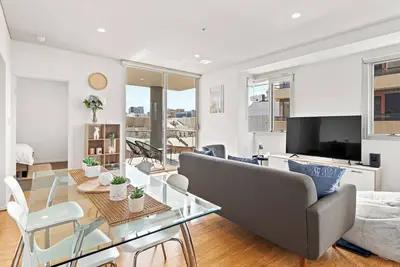 Image de Luxurious Cbd Apartment with Parkland Views