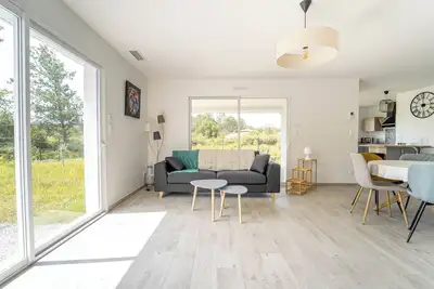 Image de Maison tout confort entre forêt et océan