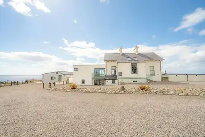 Image de Cliff House & Lodge|Ocean View |Pizza Oven, Sports Pitch & Games Room |Sleeps 20