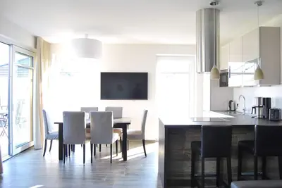 Image de Luxurious apartment right on the beach with sea view and sauna!